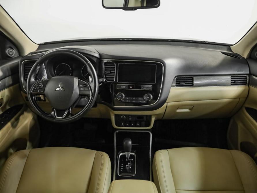 Mitsubishi Outlander III Рестайлинг 3 Санкт-Петербург  - изображение 10