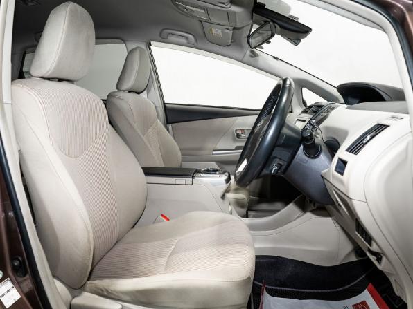 Toyota Prius Alpha I (ZVW40/41) Рестайлинг с пробегом 2019 года, цена 1 880 000 рублей, 123700 км, универсал, Автокод Объявления