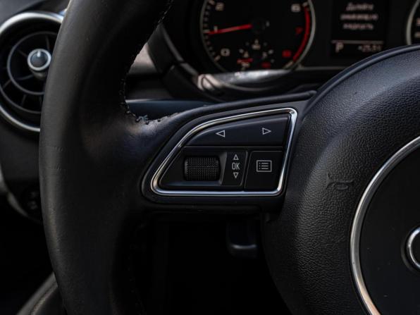 Audi A1 I (8X) с пробегом 2011 года, цена 925 000 рублей, 221926 км, хэтчбек, Автокод Объявления