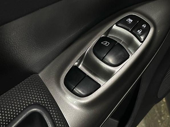Nissan Juke I с пробегом 2013 года, цена 950 000 рублей, 159031 км, внедорожник, Автокод Объявления