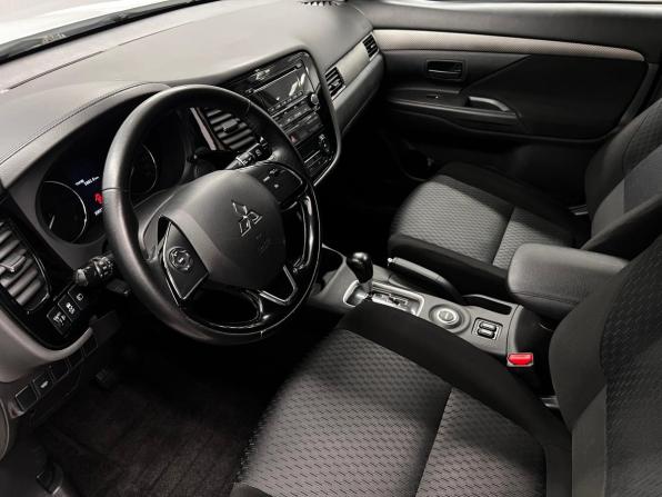 Mitsubishi Outlander III Рестайлинг 2 с пробегом 2015 года, цена 1 380 000 рублей, 200716 км, внедорожник, Автокод Объявления