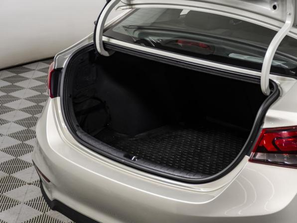 Hyundai Solaris II с пробегом 2018 года, цена 1 350 000 рублей, 46008 км, седан, Автокод Объявления