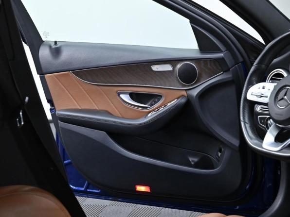 Mercedes-Benz C-Класс IV (W205) Рестайлинг с пробегом 2018 года, цена 2 199 000 рублей, 78000 км, седан, Автокод Объявления