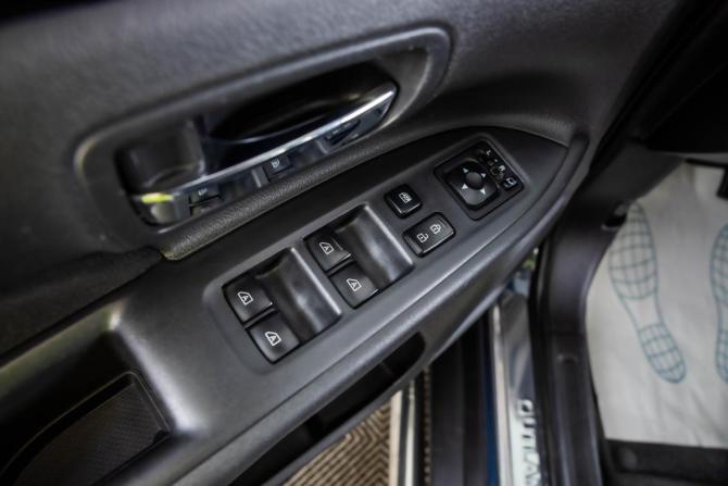 Mitsubishi Outlander III Рестайлинг 3 с пробегом 2021 года, цена 2 649 000 рублей, 98920 км, внедорожник, Автокод Объявления