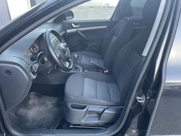Skoda Octavia II (A5) Рестайлинг с пробегом 2013 года, цена 645 000 рублей, 322282 км, лифтбек, Автокод Объявления