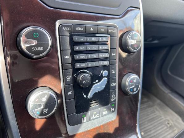 Volvo XC70 II Рестайлинг с пробегом 2013 года, цена 1 549 000 рублей, 169579 км, универсал, Автокод Объявления