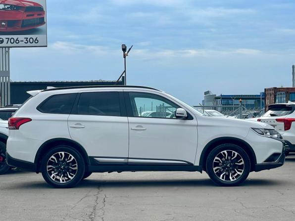 Mitsubishi Outlander III Рестайлинг 3 с пробегом 2021 года, цена 2 750 000 рублей, 90300 км, внедорожник, Автокод Объявления