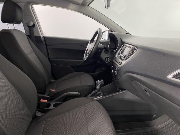 Hyundai Solaris II с пробегом 2018 года, цена 1 385 000 рублей, 131990 км, седан, Автокод Объявления