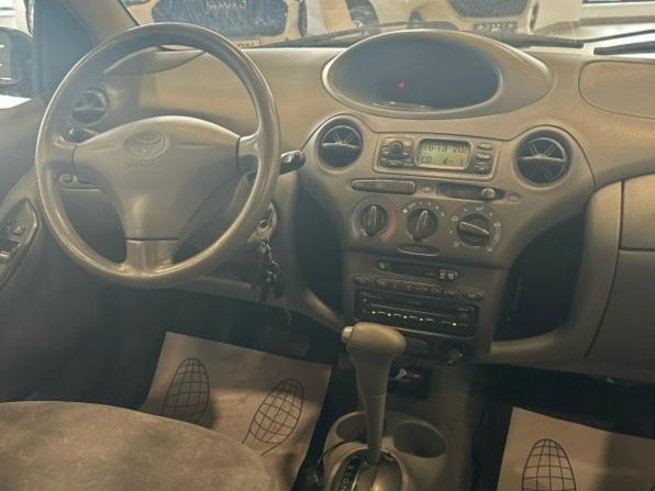 Toyota Yaris I с пробегом 2000 года, цена 299 000 рублей, 218807 км, хэтчбек, Автокод Объявления