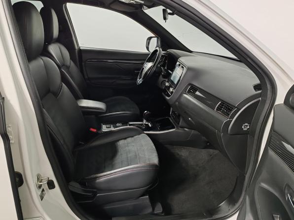 Mitsubishi Outlander III Рестайлинг 3 с пробегом 2021 года, цена 2 219 000 рублей, 113269 км, внедорожник, Автокод Объявления