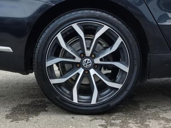 Volkswagen Passat B7 с пробегом 2013 года, цена 830 000 рублей, 323867 км, седан, Автокод Объявления
