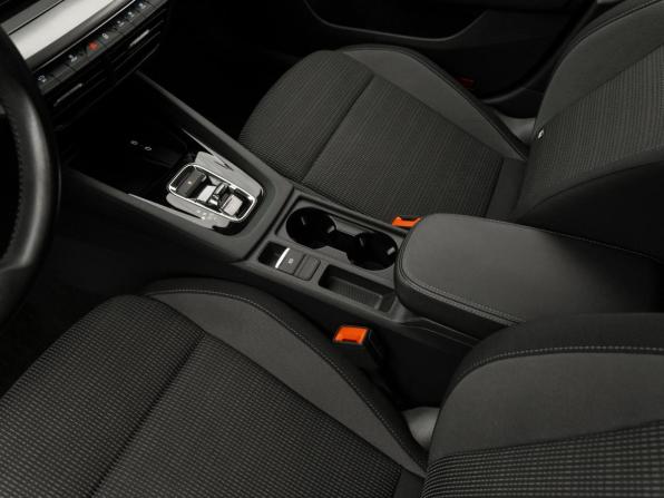Skoda Octavia IV (A8) с пробегом 2021 года, цена 2 390 000 рублей, 63746 км, лифтбек, Автокод Объявления