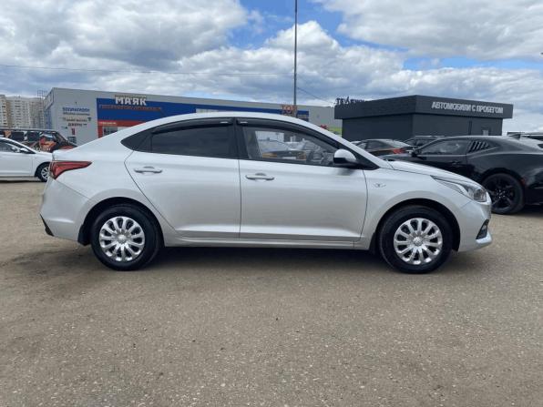 Hyundai Solaris II с пробегом 2018 года, цена 995 000 рублей, 194080 км, седан, Автокод Объявления