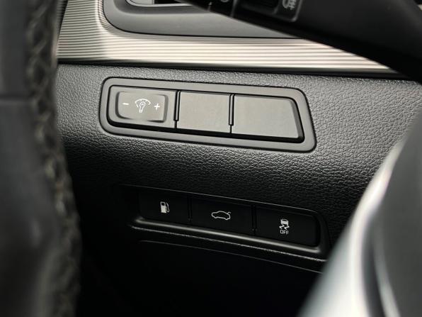 Hyundai Sonata VII (LF) Рестайлинг с пробегом 2018 года, цена 1 768 400 рублей, 106426 км, седан, Автокод Объявления