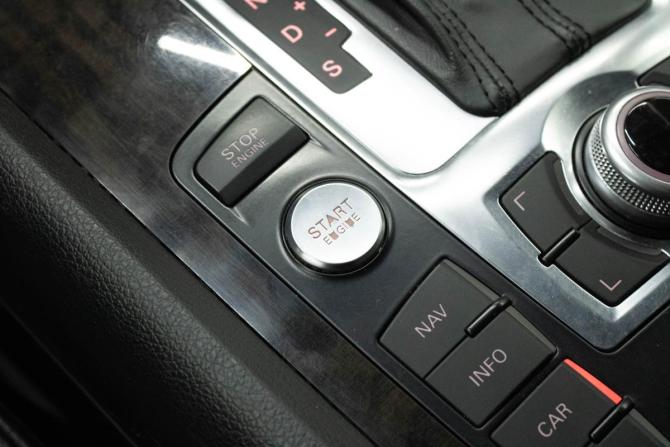 Audi Q7 I (4L) Рестайлинг с пробегом 2012 года, цена 1 969 000 рублей, 253622 км, внедорожник, Автокод Объявления
