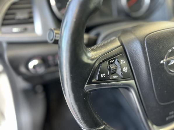 Opel Astra J Рестайлинг с пробегом 2012 года, цена 759 000 рублей, 184244 км, хэтчбек, Автокод Объявления