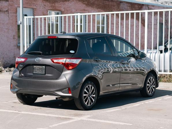 Toyota Vitz III (XP130) Рестайлинг 2 с пробегом 2017 года, цена 950 000 рублей, 76000 км, хэтчбек, Автокод Объявления