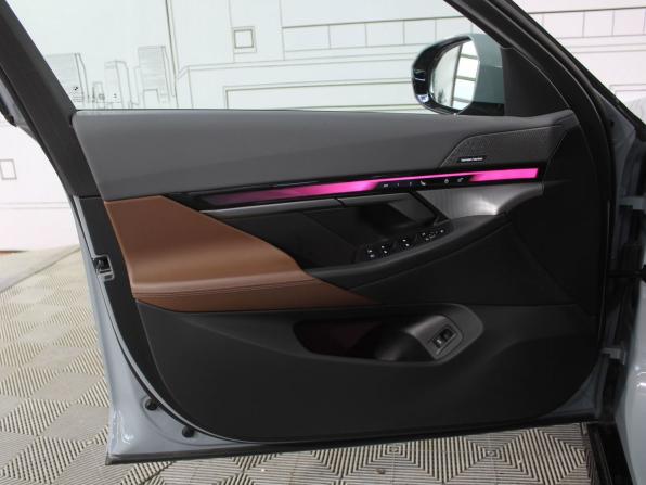 BMW 5 серии VIII (G60/G61/G68) с пробегом 2024 года, цена 7 250 000 рублей, 42000 км, седан, Автокод Объявления