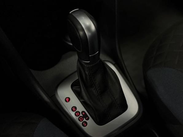 Volkswagen Polo V Рестайлинг с пробегом 2019 года, цена 1 500 000 рублей, 44596 км, седан, Автокод Объявления