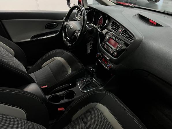 Kia Ceed II с пробегом 2015 года, цена 1 380 000 рублей, 79127 км, хэтчбек, Автокод Объявления