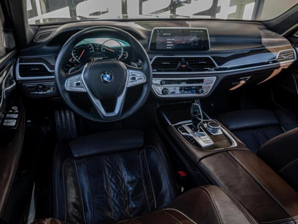 BMW 7 серии VI (G11/G12) с пробегом 2017 года, цена 2 400 000 рублей, 237189 км, седан, Автокод Объявления