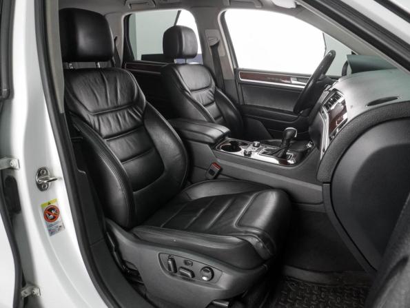 Volkswagen Touareg II с пробегом 2014 года, цена 2 399 000 рублей, 298518 км, внедорожник, Автокод Объявления