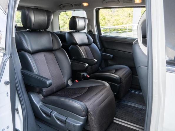 Nissan Elgrand III (E52) Рестайлинг с пробегом 2018 года, цена 2 900 000 рублей, 164684 км, минивэн, Автокод Объявления