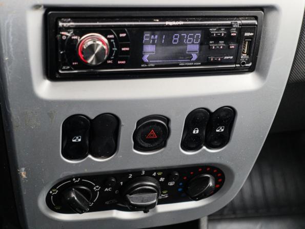Renault Logan I Рестайлинг с пробегом 2013 года, цена 690 000 рублей, 178007 км, седан, Автокод Объявления