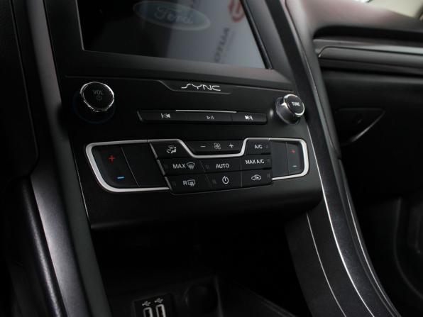 Ford Fusion (North America) II Рестайлинг с пробегом 2018 года, цена 1 460 000 рублей, 180000 км, седан, Автокод Объявления