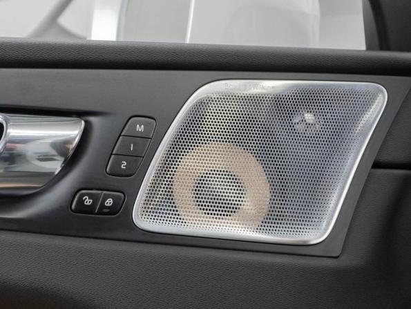 Volvo XC60 II с пробегом 2018 года, цена 4 240 000 рублей, 97208 км, внедорожник, Автокод Объявления