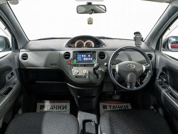 Toyota Sienta I Рестайлинг 2 с пробегом 2012 года, цена 825 000 рублей, 72863 км, компактвэн, Автокод Объявления