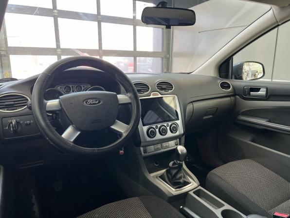 Ford Focus II Рестайлинг с пробегом 2011 года, цена 399 000 рублей, 233336 км, хэтчбек, Автокод Объявления