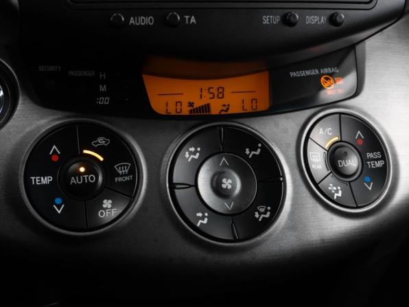 Toyota RAV4 III (XA30) Рестайлинг с пробегом 2010 года, цена 1 399 000 рублей, 279680 км, внедорожник, Автокод Объявления
