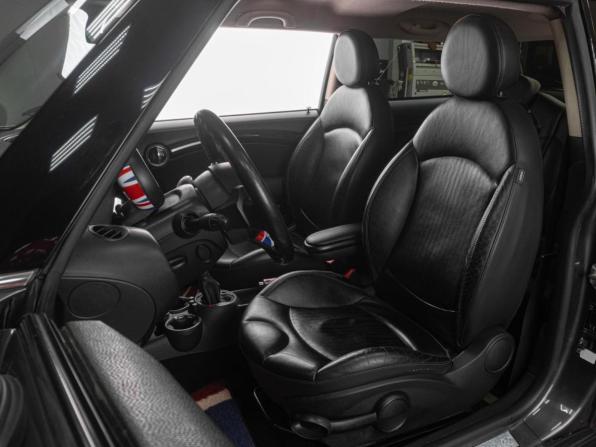 Mini Hatch II (R56) Рестайлинг с пробегом 2012 года, цена 1 279 000 рублей, 206905 км, хэтчбек, Автокод Объявления