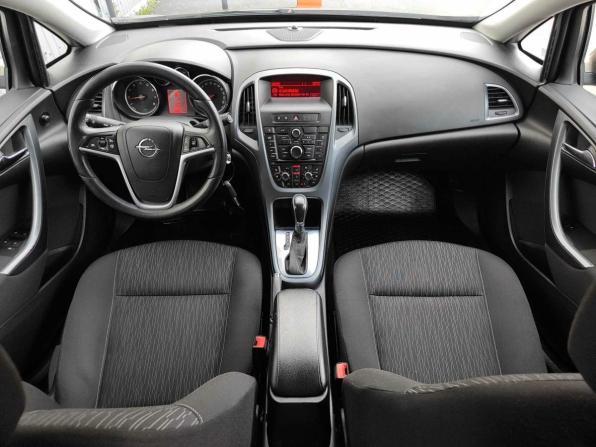 Opel Astra J Рестайлинг с пробегом 2012 года, цена 755 000 рублей, 158397 км, седан, Автокод Объявления