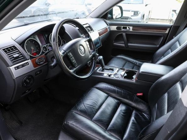 Volkswagen Touareg I Рестайлинг с пробегом 2008 года, цена 979 000 рублей, 210000 км, внедорожник, Автокод Объявления