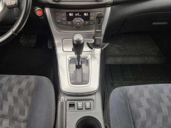 Nissan Tiida II с пробегом 2015 года, цена 998 000 рублей, 182552 км, хэтчбек, Автокод Объявления