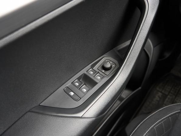 Skoda Karoq I с пробегом 2022 года, цена 2 648 000 рублей, 65542 км, внедорожник, Автокод Объявления