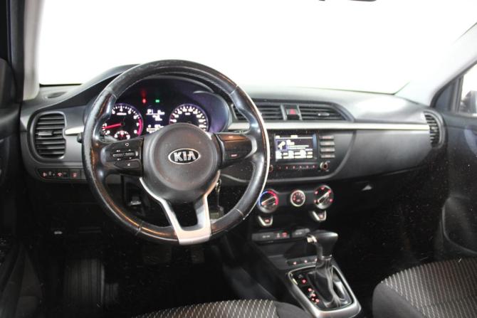Kia Rio IV с пробегом 2018 года, цена 1 349 000 рублей, 93000 км, седан, Автокод Объявления