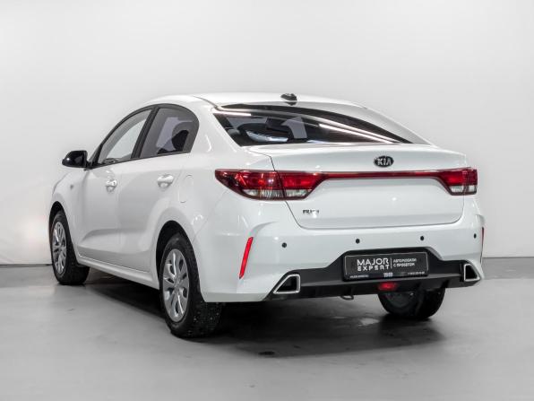 Kia Rio IV Рестайлинг с пробегом 2021 года, цена 1 725 000 рублей, 35989 км, седан, Автокод Объявления