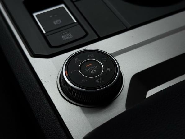 Volkswagen Touareg III с пробегом 2020 года, цена 4 299 000 рублей, 206221 км, внедорожник, Автокод Объявления
