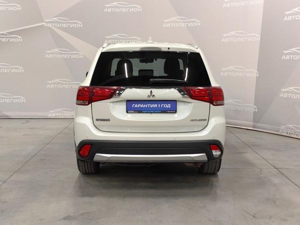 Mitsubishi Outlander III Рестайлинг 2 с пробегом 2017 года, цена 1 900 000 рублей, 156111 км, внедорожник, Автокод Объявления
