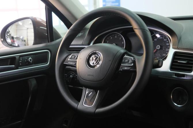 Volkswagen Touareg II с пробегом 2013 года, цена 1 899 000 рублей, 316000 км, внедорожник, Автокод Объявления