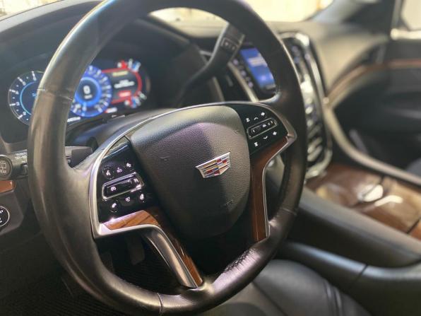 Cadillac Escalade IV с пробегом 2016 года, цена 4 250 000 рублей, 124513 км, внедорожник, Автокод Объявления