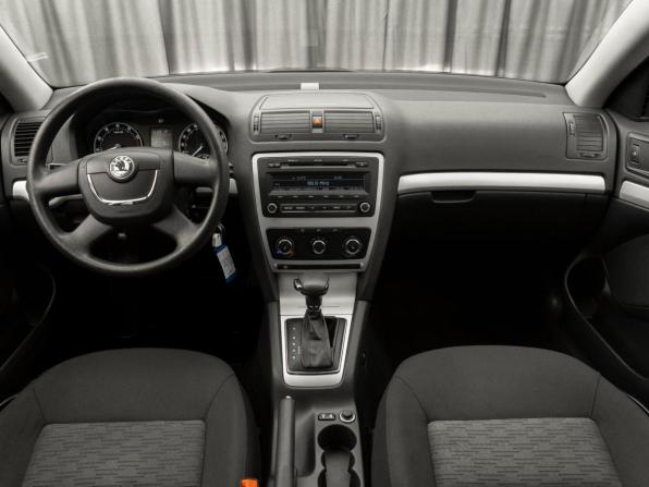 Skoda Octavia II (A5) Рестайлинг с пробегом 2011 года, цена 980 000 рублей, 165141 км, лифтбек, Автокод Объявления