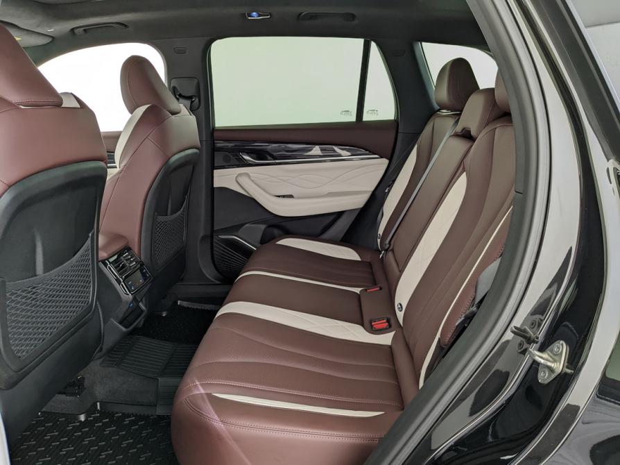 Geely Monjaro I Москва  - изображение 12
