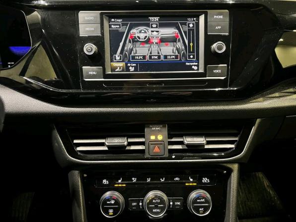 Volkswagen Taos I с пробегом 2021 года, цена 2 299 000 рублей, 130308 км, внедорожник, Автокод Объявления