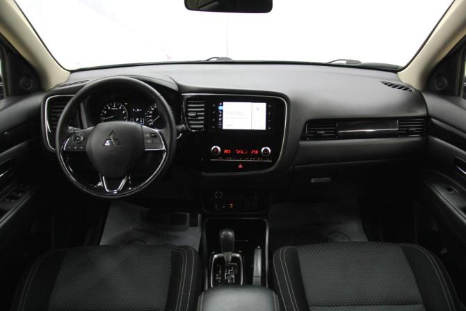 Mitsubishi Outlander III Рестайлинг 3 с пробегом 2020 года, цена 2 326 400 рублей, 82024 км, внедорожник, Автокод Объявления