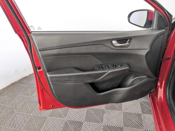 Hyundai Solaris II с пробегом 2019 года, цена 1 275 000 рублей, 163556 км, седан, Автокод Объявления