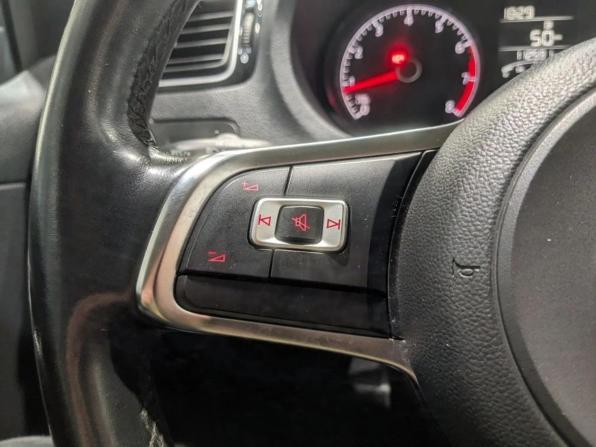Volkswagen Polo V Рестайлинг с пробегом 2019 года, цена 1 159 000 рублей, 112600 км, седан, Автокод Объявления
